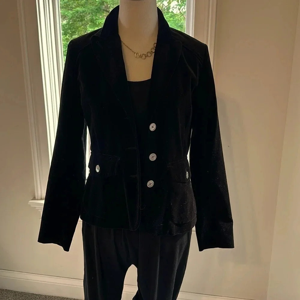 Eddie Bauer Fully lined Vintage Black Velvet Blazer, Size 6, EUC